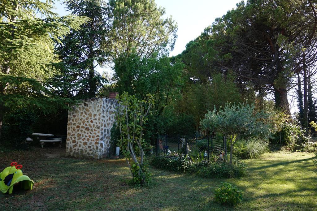 Villa La Marpierre Mondragon エクステリア 写真